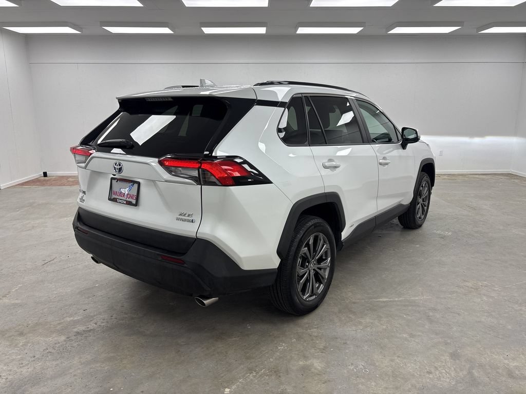 Used 2024 Toyota RAV4 XLE Premium AWD/4WD image 5