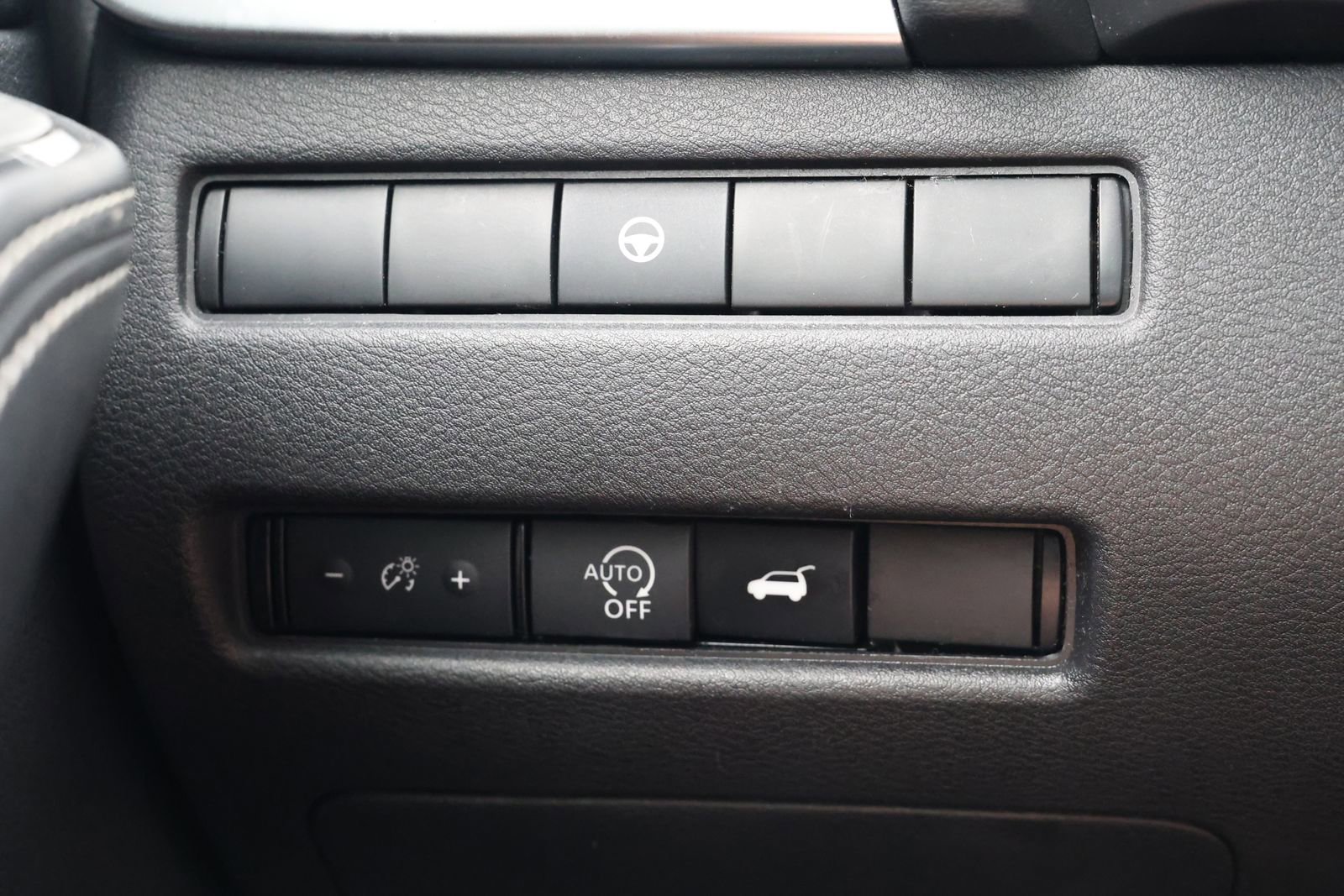 Used 2024 Nissan Rogue SV image 25