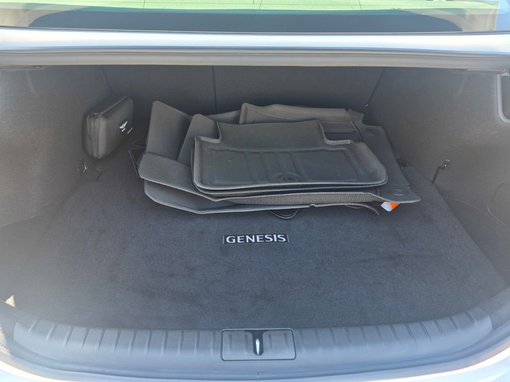 Used 2026 Genesis G70 2.5T image 15