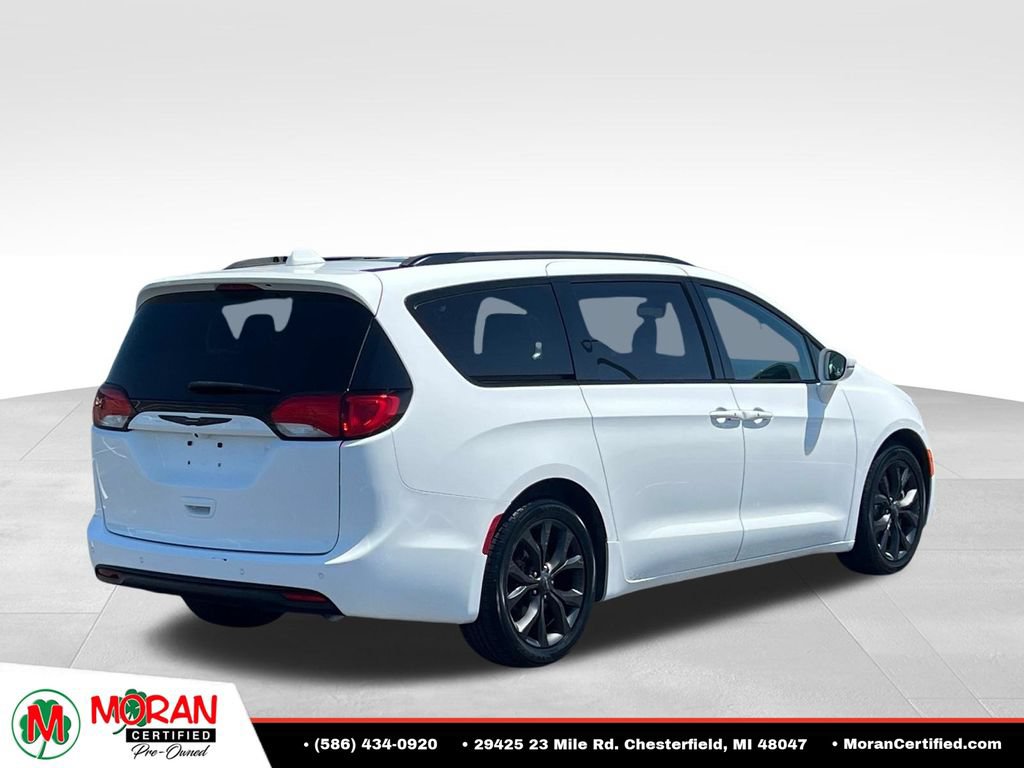 Used 2019 Chrysler Pacifica Limited w/ S Appearance Package FWD image 5