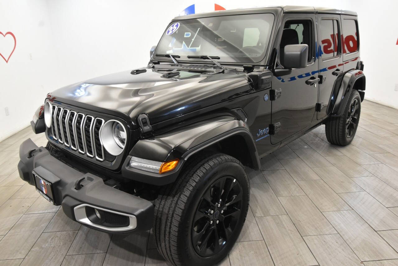 Used 2025 Jeep Wrangler Unlimited Sahara w/ Safety Group image 1