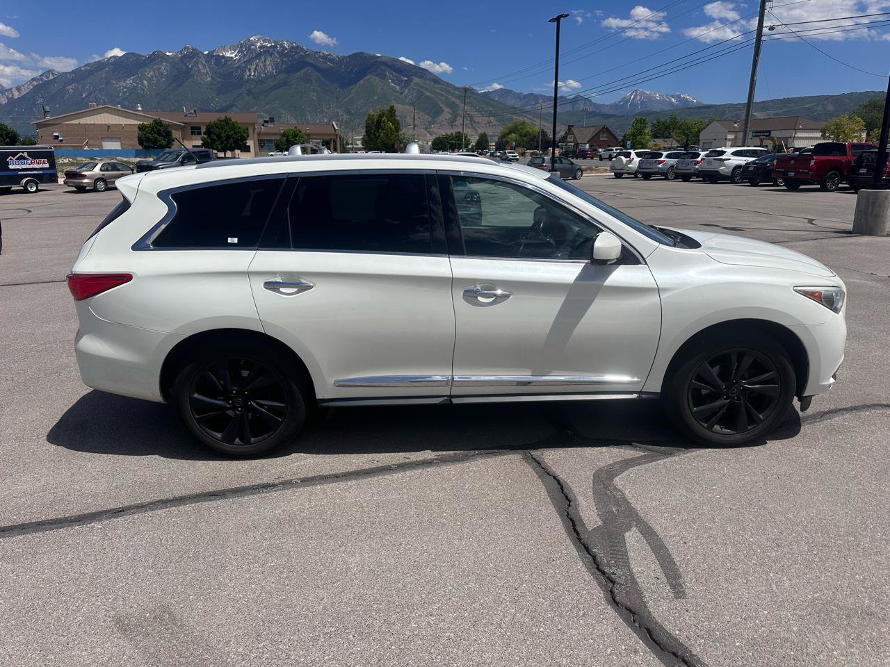 Used 2015 INFINITI QX60 Luxe w/ Deluxe Touring Package AWD/4WD image 2