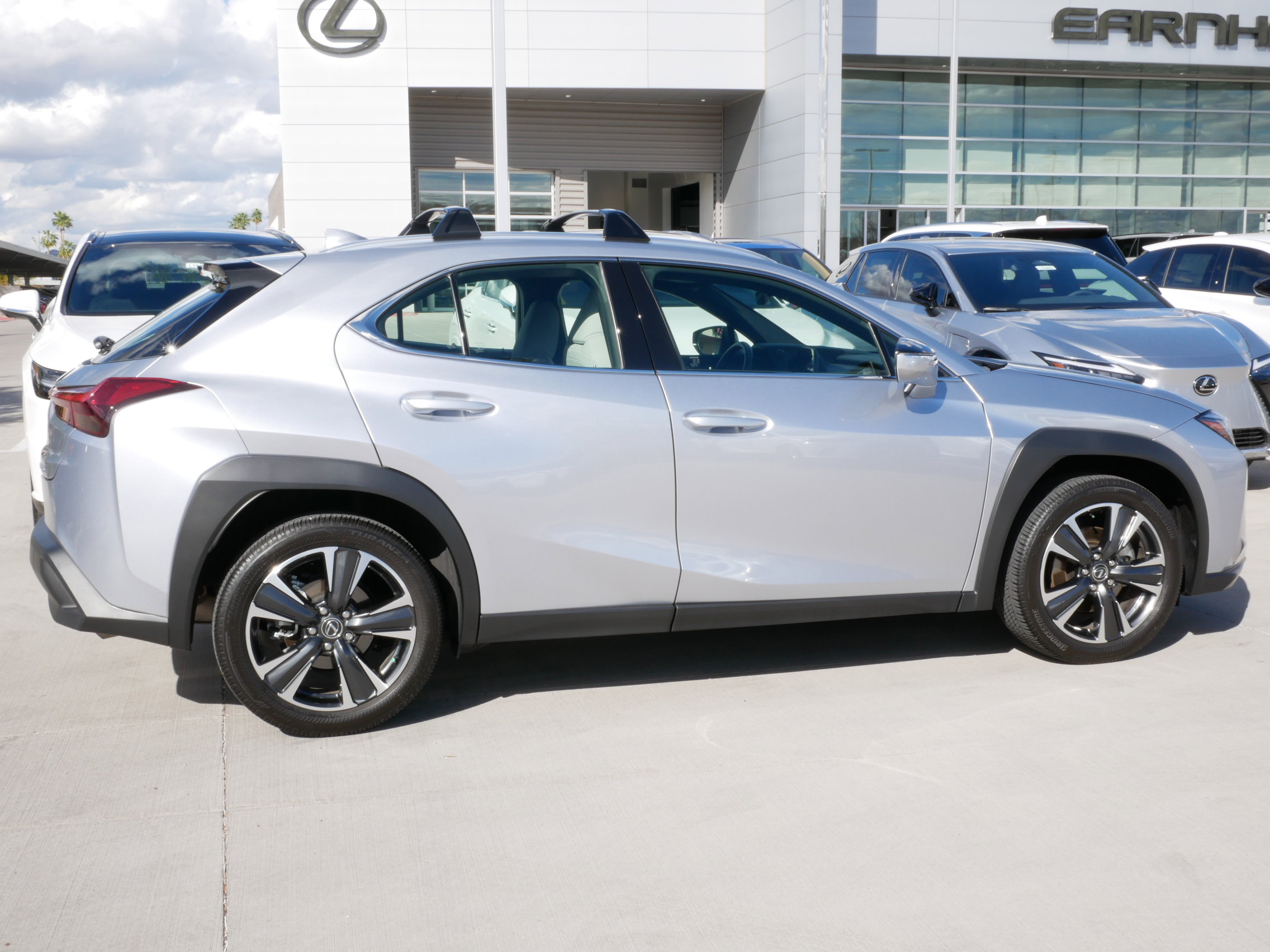 Used 2025 Lexus UX 300h FWD w/ Accessory Package (Z2) image 11