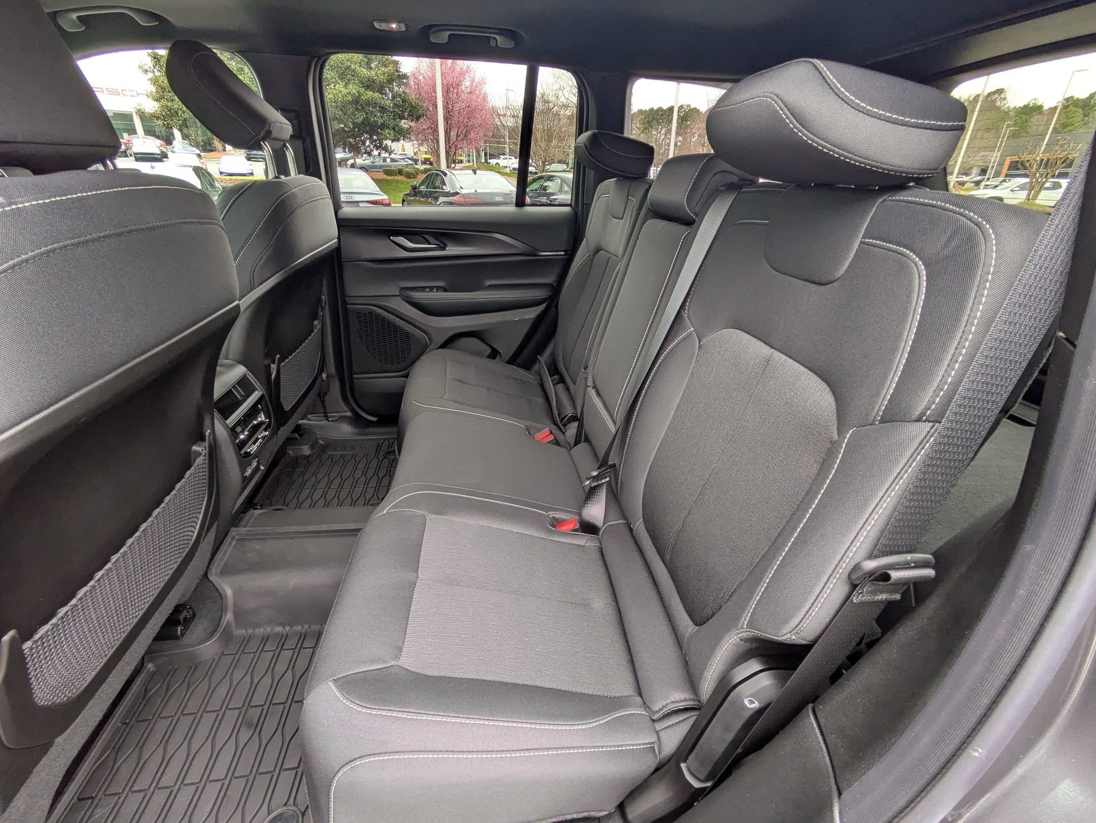New 2026 Jeep Grand Cherokee Laredo X AWD/4WD image 24
