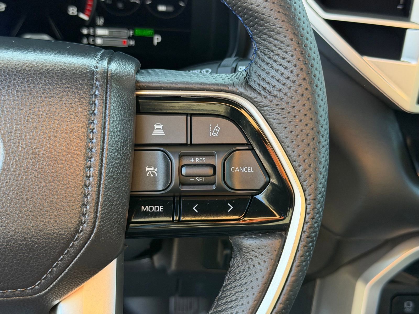 Used 2025 Toyota Sequoia Platinum AWD/4WD image 18