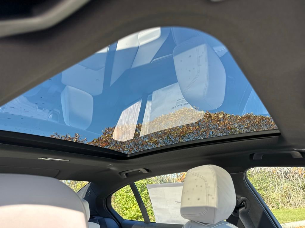 New 2025 BMW i5 M60 w/ Premium Package image 27