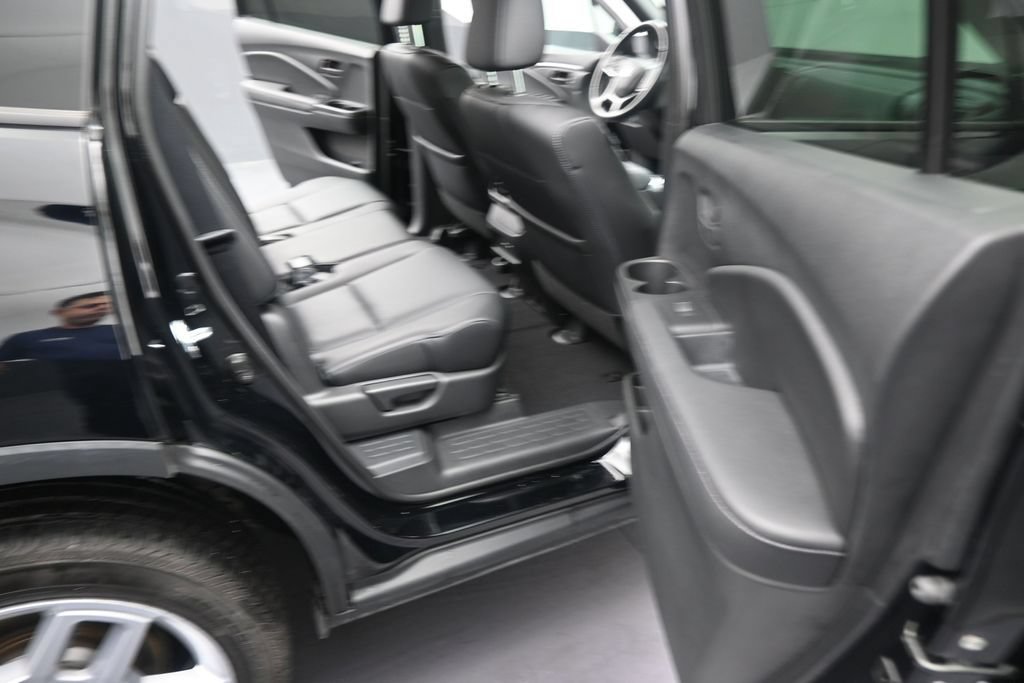 Used 2025 Honda Passport EX-L image 13