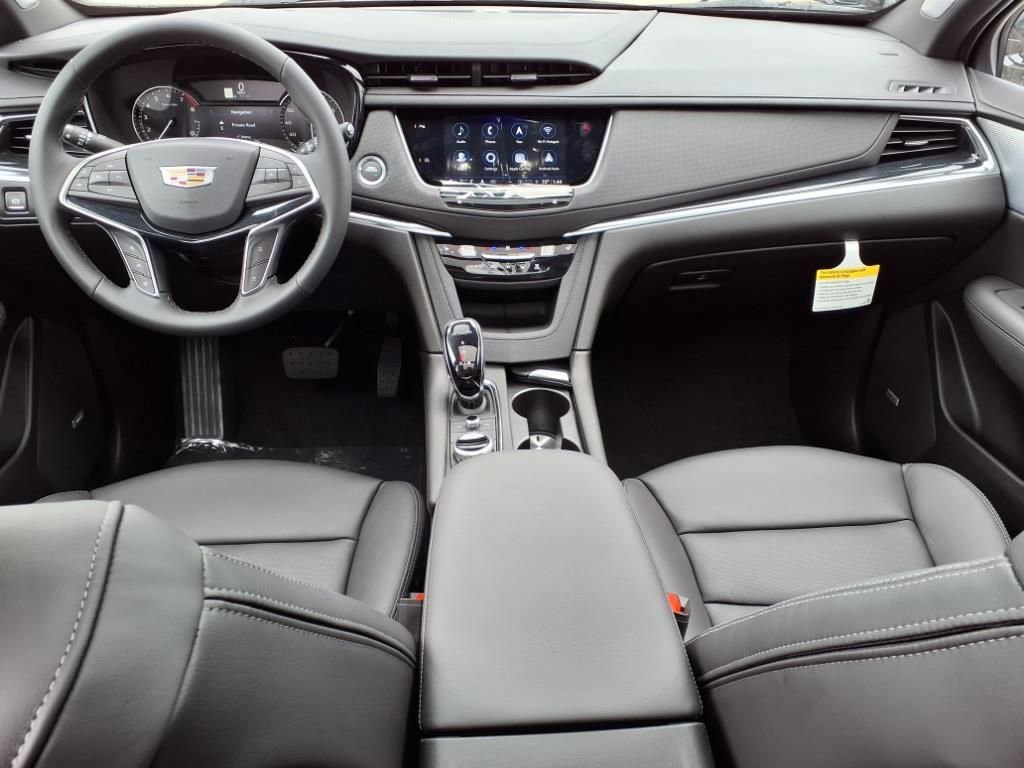 New 2025 Cadillac XT5 Premium Luxury w/ LPO, Floor Liner Package image 9