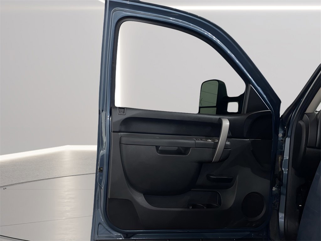 Used 2010 Chevrolet Silverado 2500 LT w/ Interior Plus Package image 9