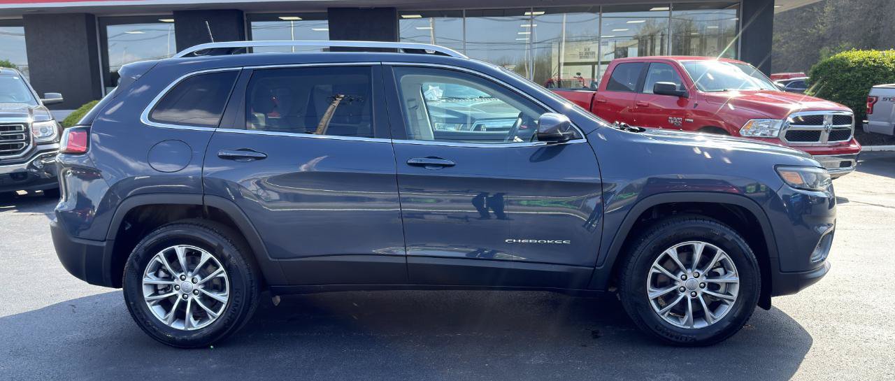 Used 2021 Jeep Cherokee Latitude Lux w/ Sun & Sound Group AWD/4WD image 9