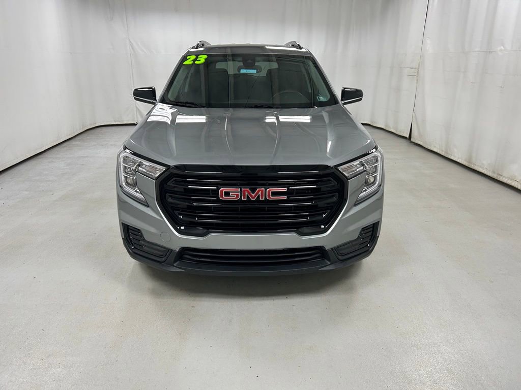 Used 2023 GMC Terrain SLE w/ Elevation Edition AWD/4WD image 4