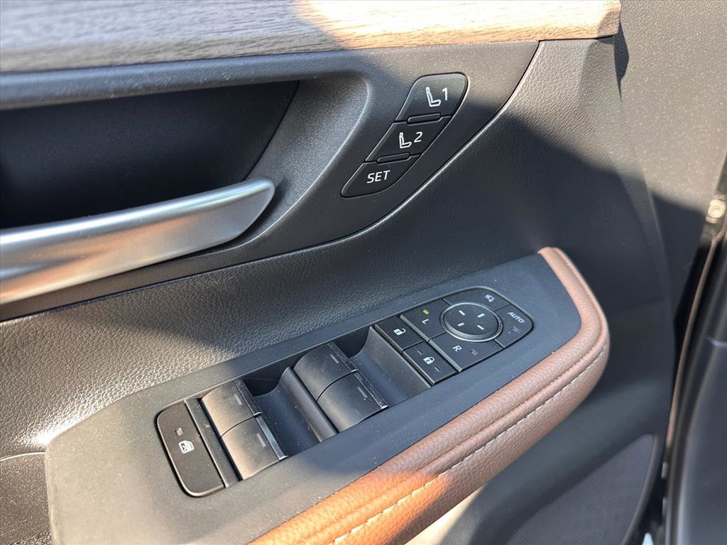 Used 2025 Toyota Grand Highlander Platinum image 16