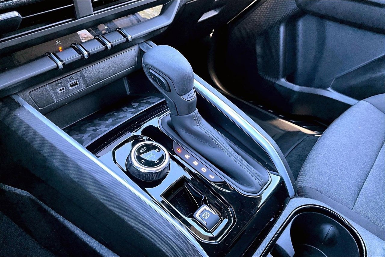 Used 2025 Chevrolet Colorado Trail Boss image 31