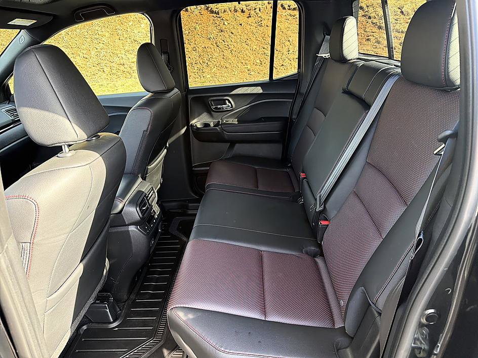 Used 2025 Honda Ridgeline Black Edition image 12