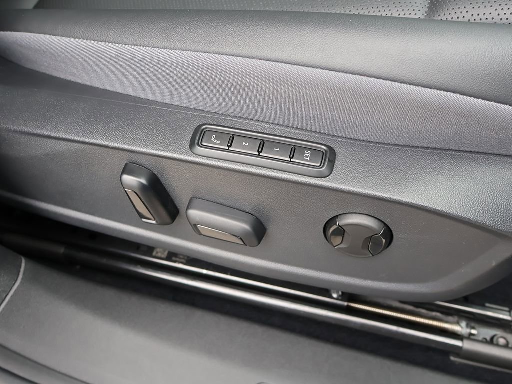 Used 2023 Volkswagen ID.4 S RWD image 38