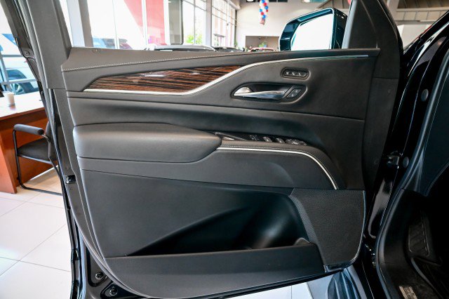 Used 2021 Cadillac Escalade ESV Premium Luxury AWD/4WD image 15