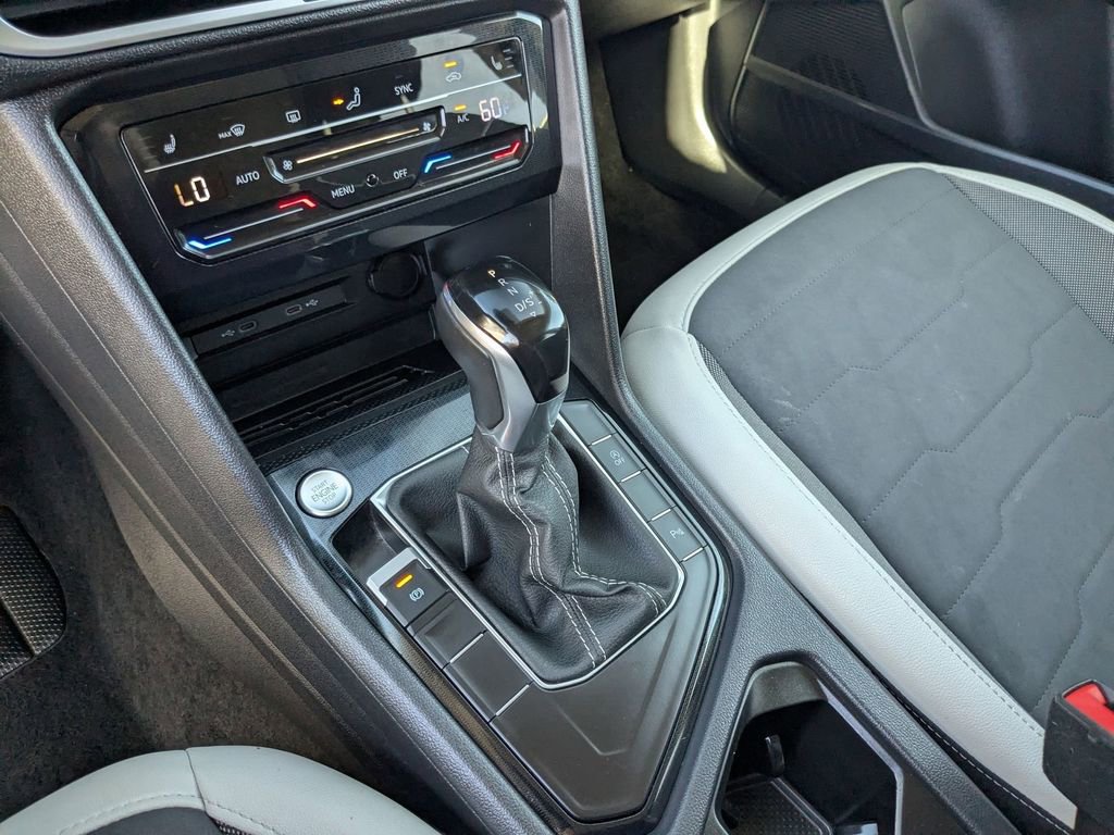 Used 2025 Volkswagen Taos SE image 21