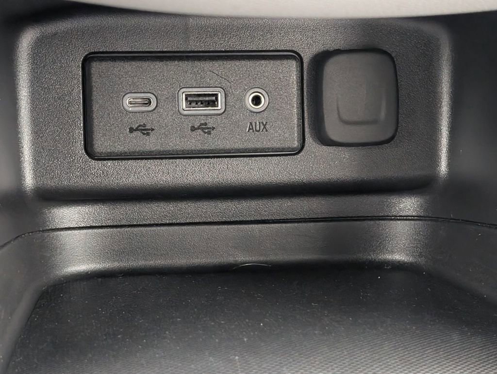 Used 2024 Chevrolet Equinox LS image 34