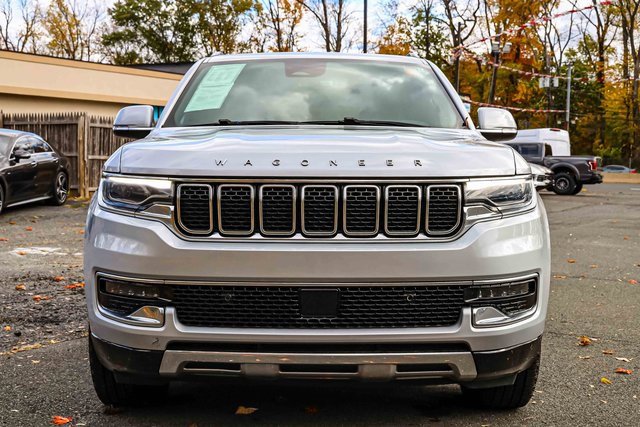 Used 2022 Jeep Wagoneer Series III w/ Flexible Seating Group image 2