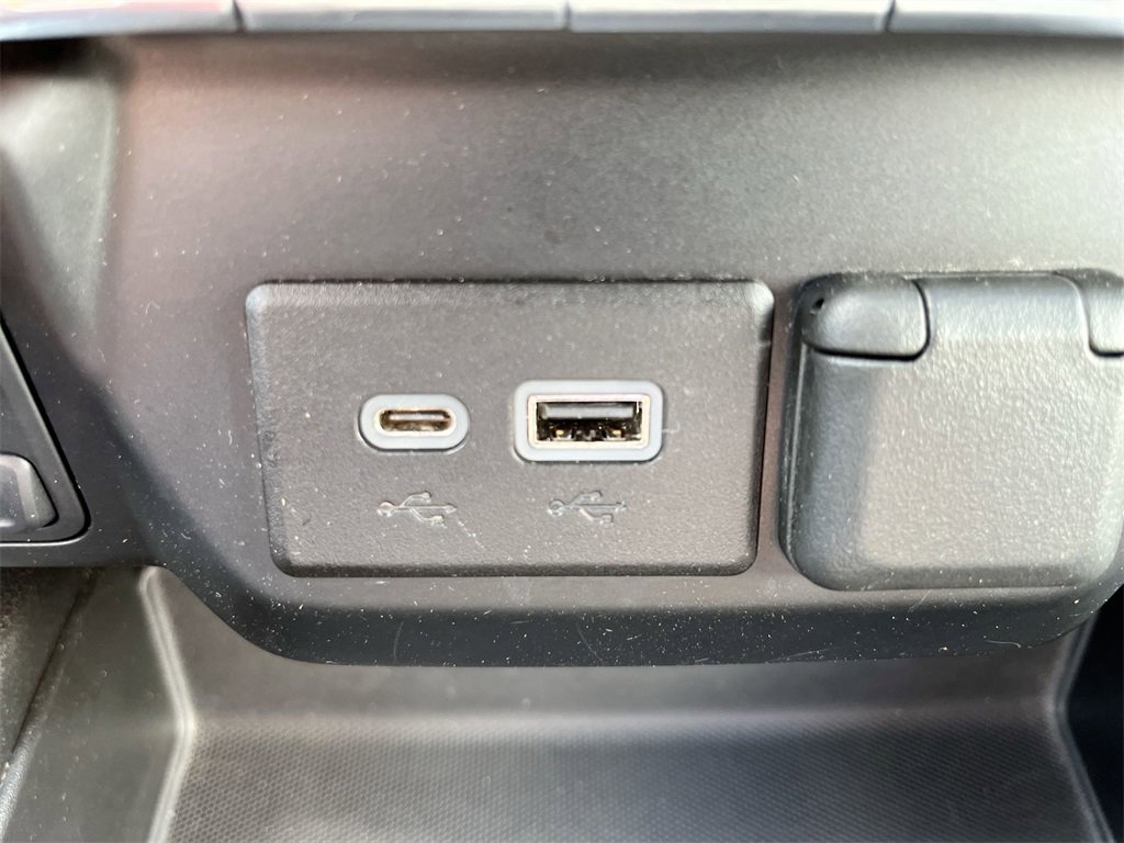 Used 2021 GMC Sierra 2500 SLT w/ SLT Convenience Package image 27