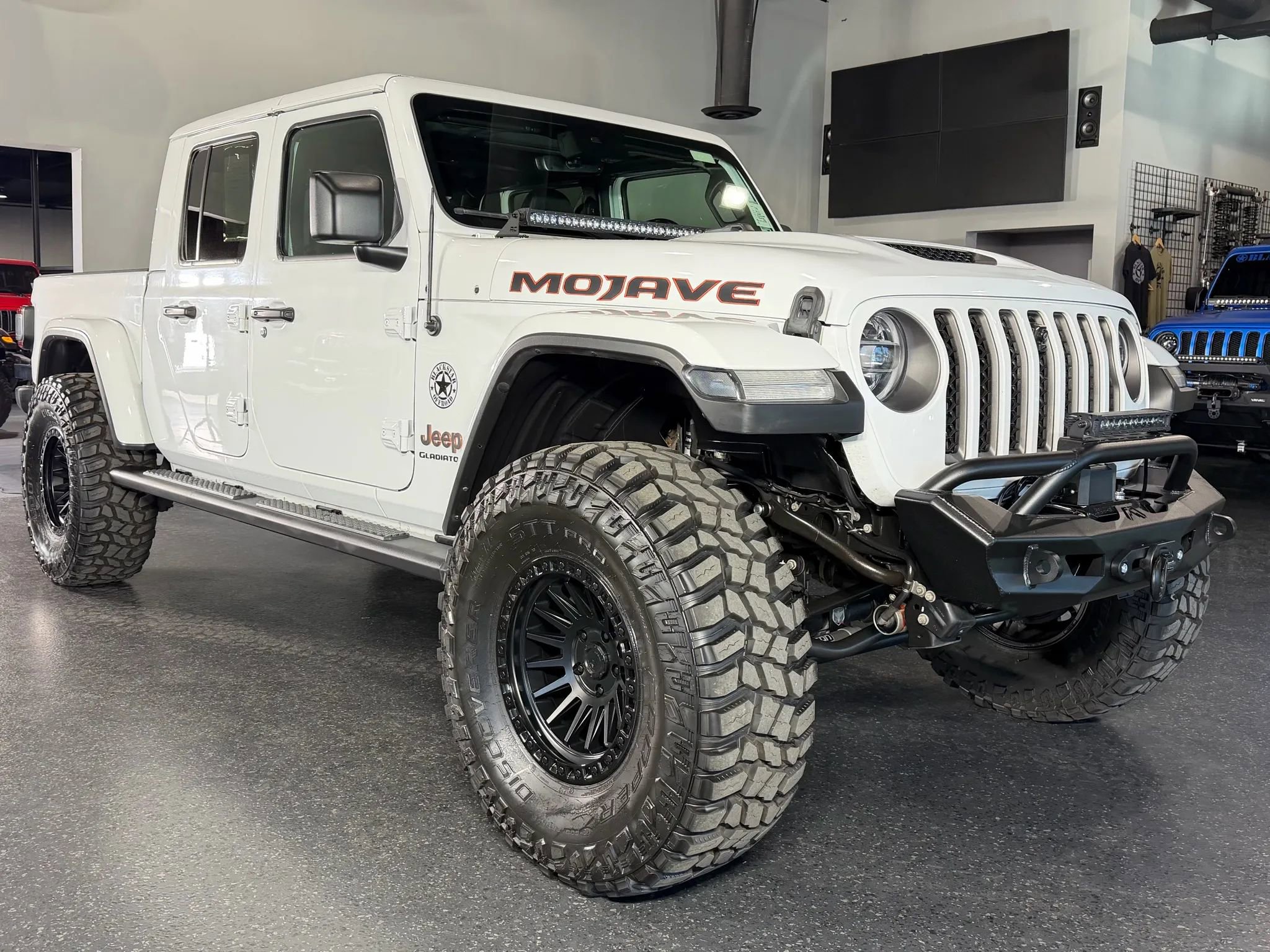 Used 2021 Jeep Gladiator Mojave AWD/4WD image 2