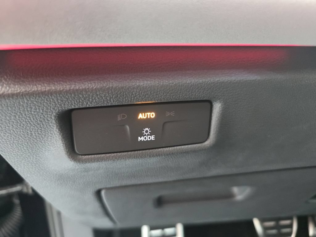 New 2026 Volkswagen Tiguan SE R-Line AWD/4WD image 36