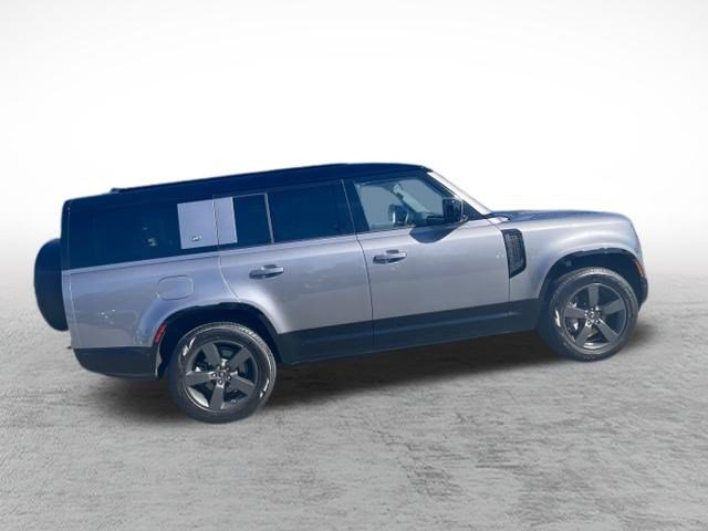 Used 2024 Land Rover Defender 130 X-Dynamic SE AWD/4WD image 7