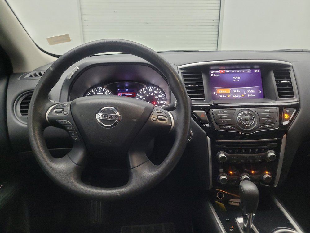 Used 2020 Nissan Pathfinder S FWD image 22