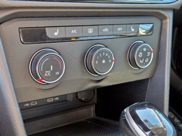 Certified 2022 Volkswagen Taos SE FWD image 22