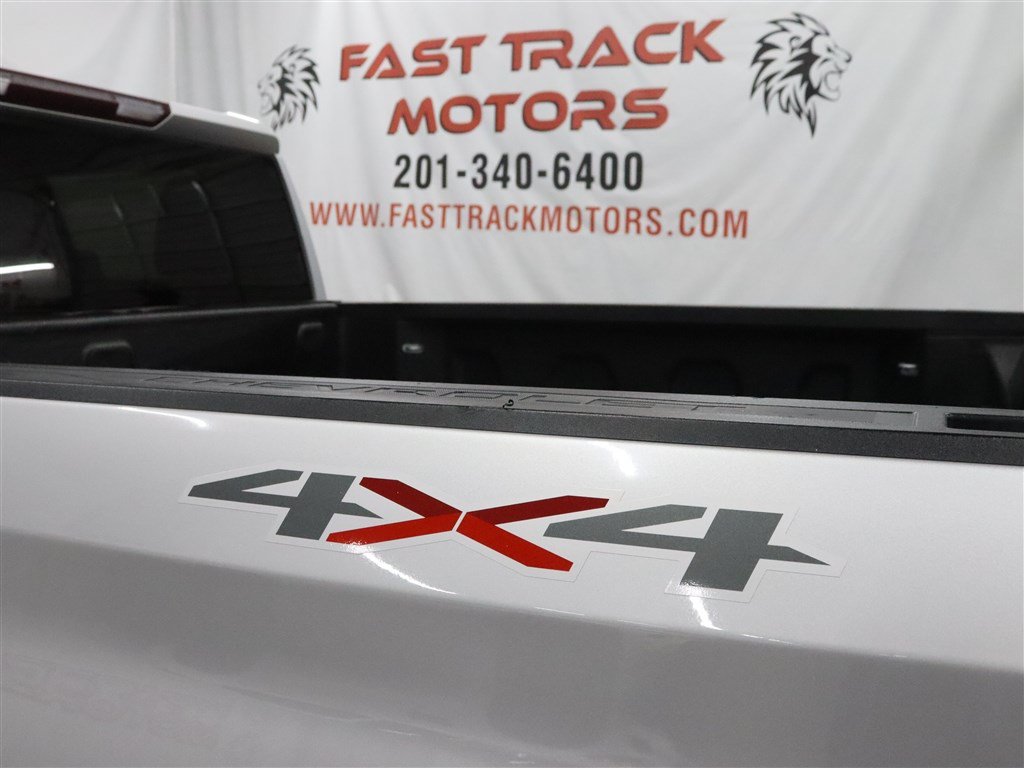 Used 2021 Chevrolet Silverado 1500 LT AWD/4WD image 12