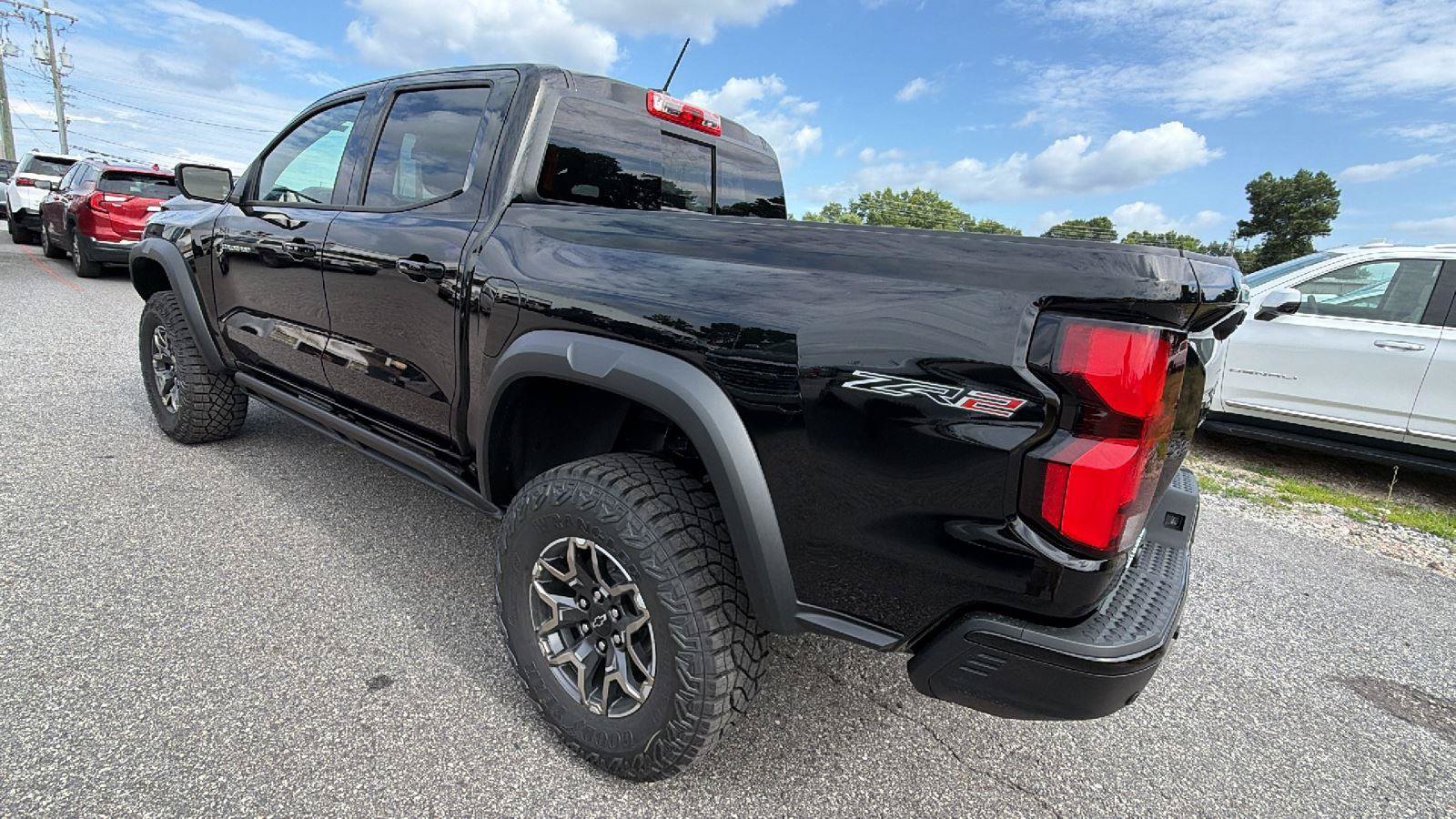 New 2026 Chevrolet Colorado ZR2 w/ Technology Package AWD/4WD image 10