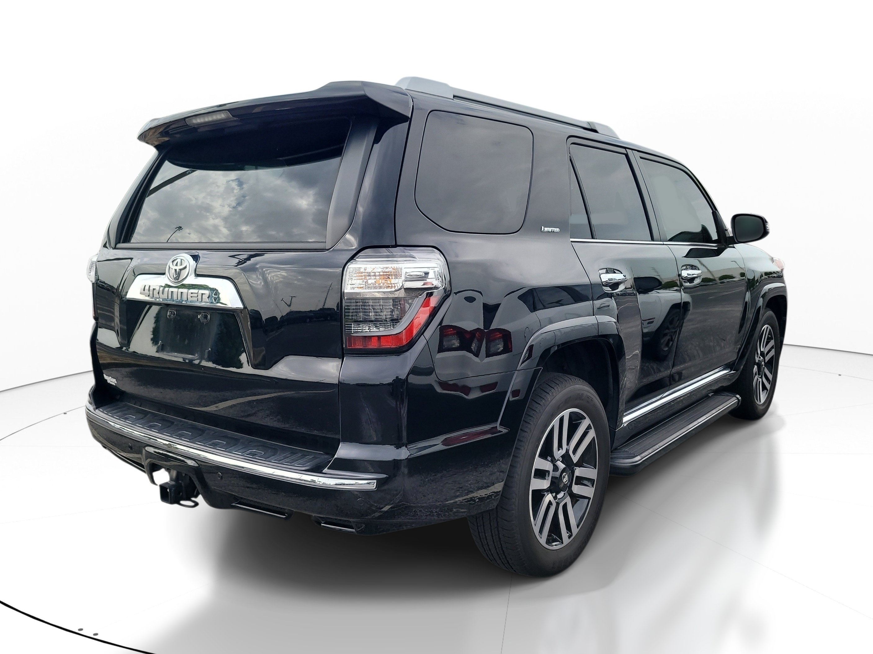 Used 2024 Toyota 4Runner Limited RWD image 7
