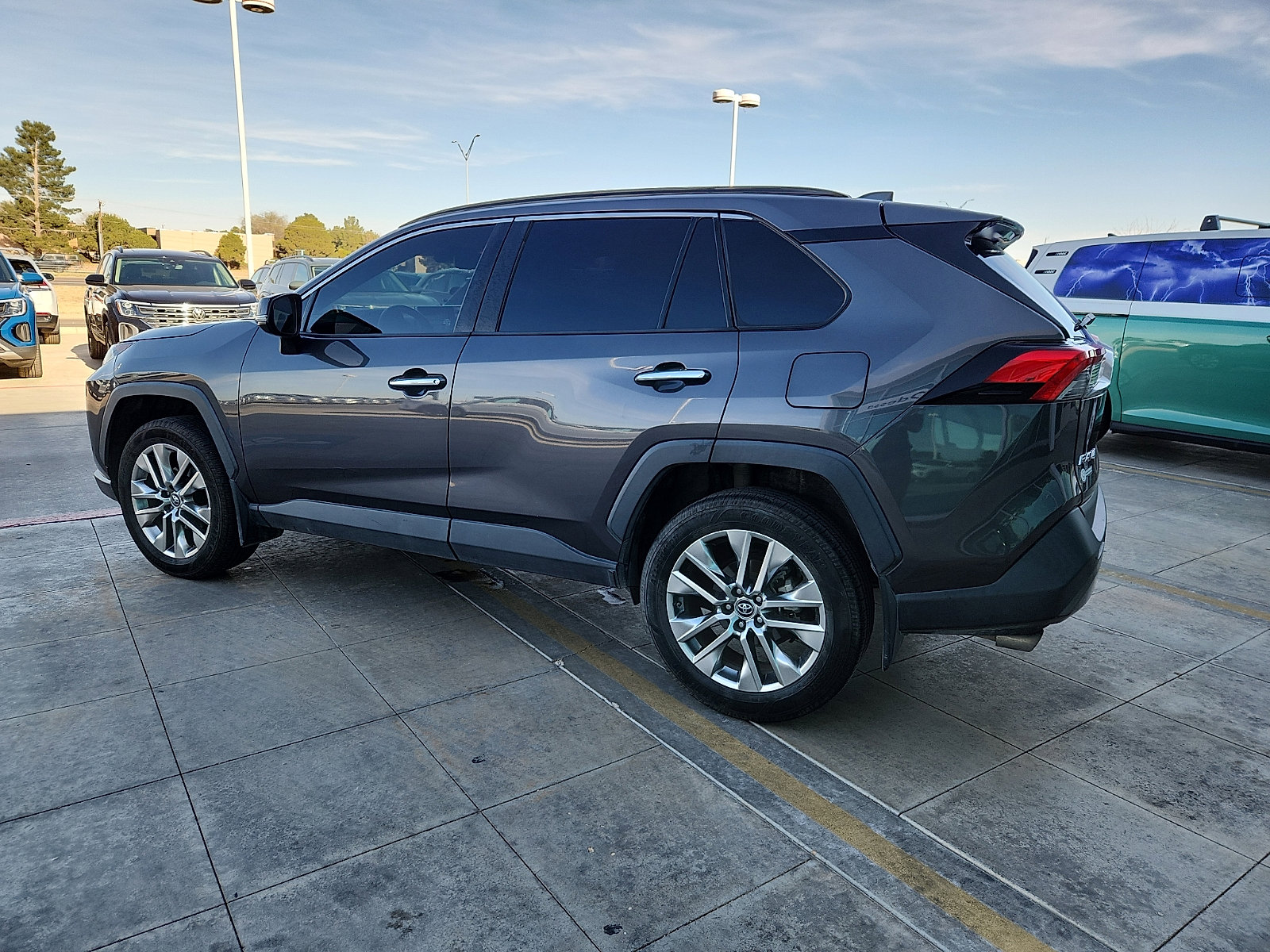 Used 2019 Toyota RAV4 Limited image 4