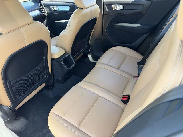 Used 2020 Volvo XC40 T5 Momentum w/ Protection Package Premier AWD/4WD image 18