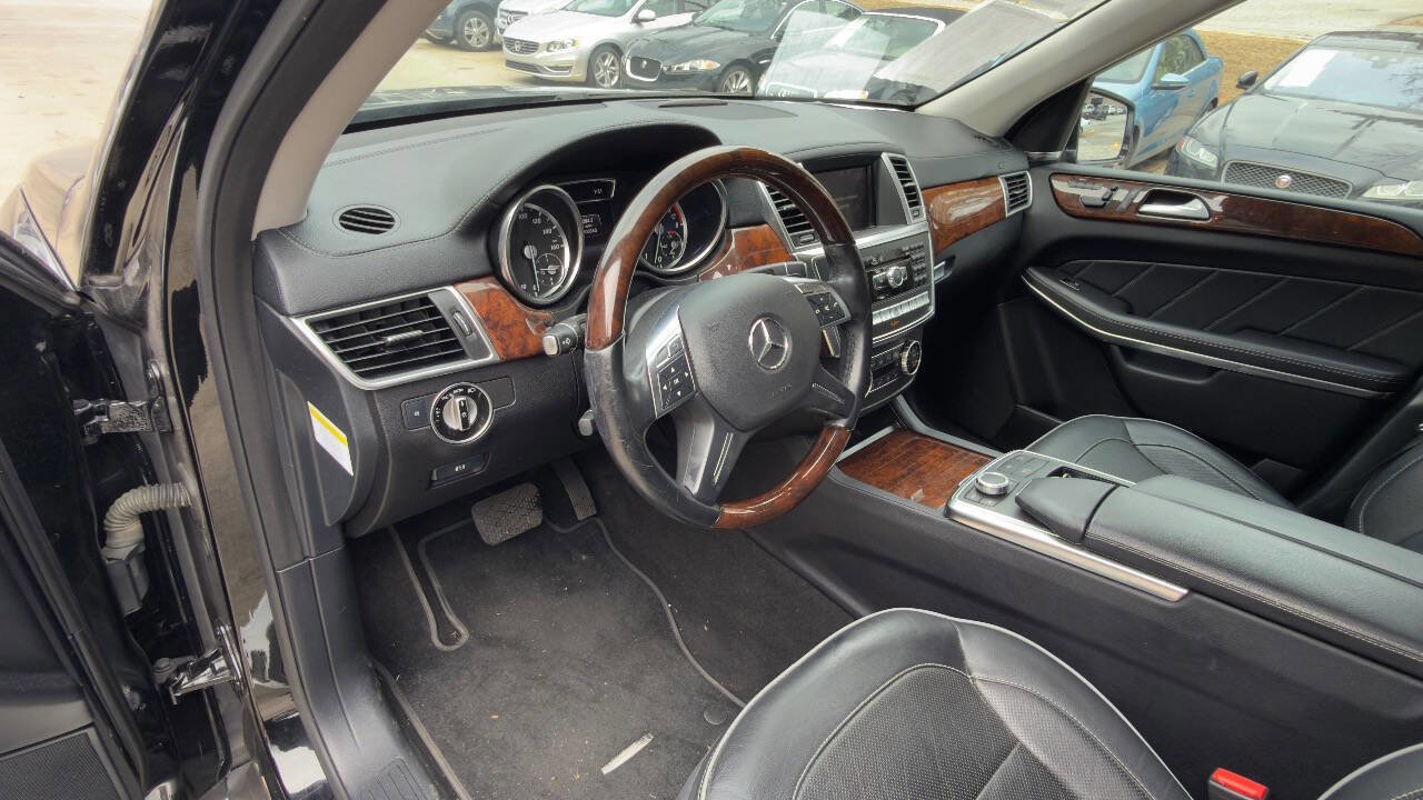 Used 2014 Mercedes-Benz GL 550 4MATIC image 28