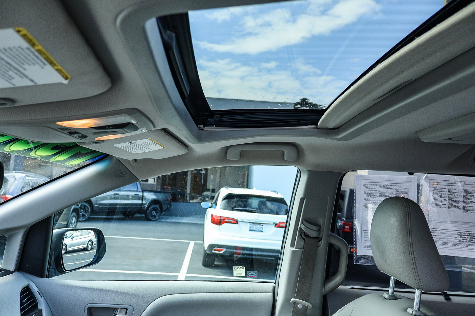 Used 2015 Toyota Sienna XLE Premium FWD image 8