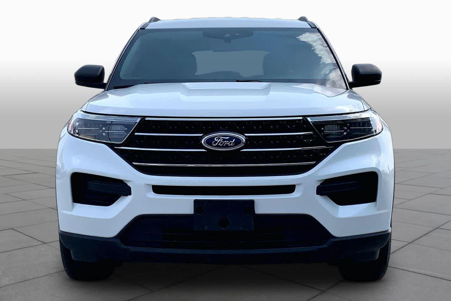 Used 2020 Ford Explorer XLT w/ Comfort Package AWD/4WD image 4