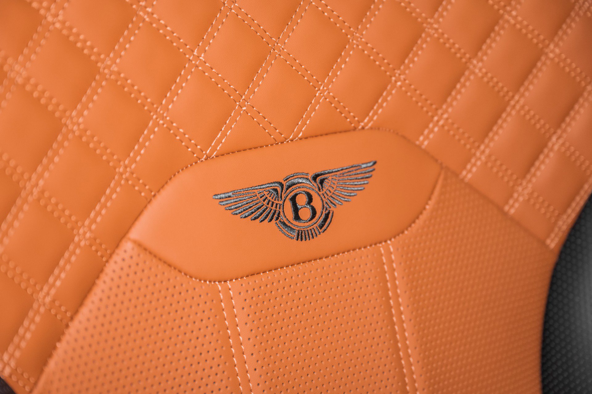 Used 2022 Bentley Bentayga image 52