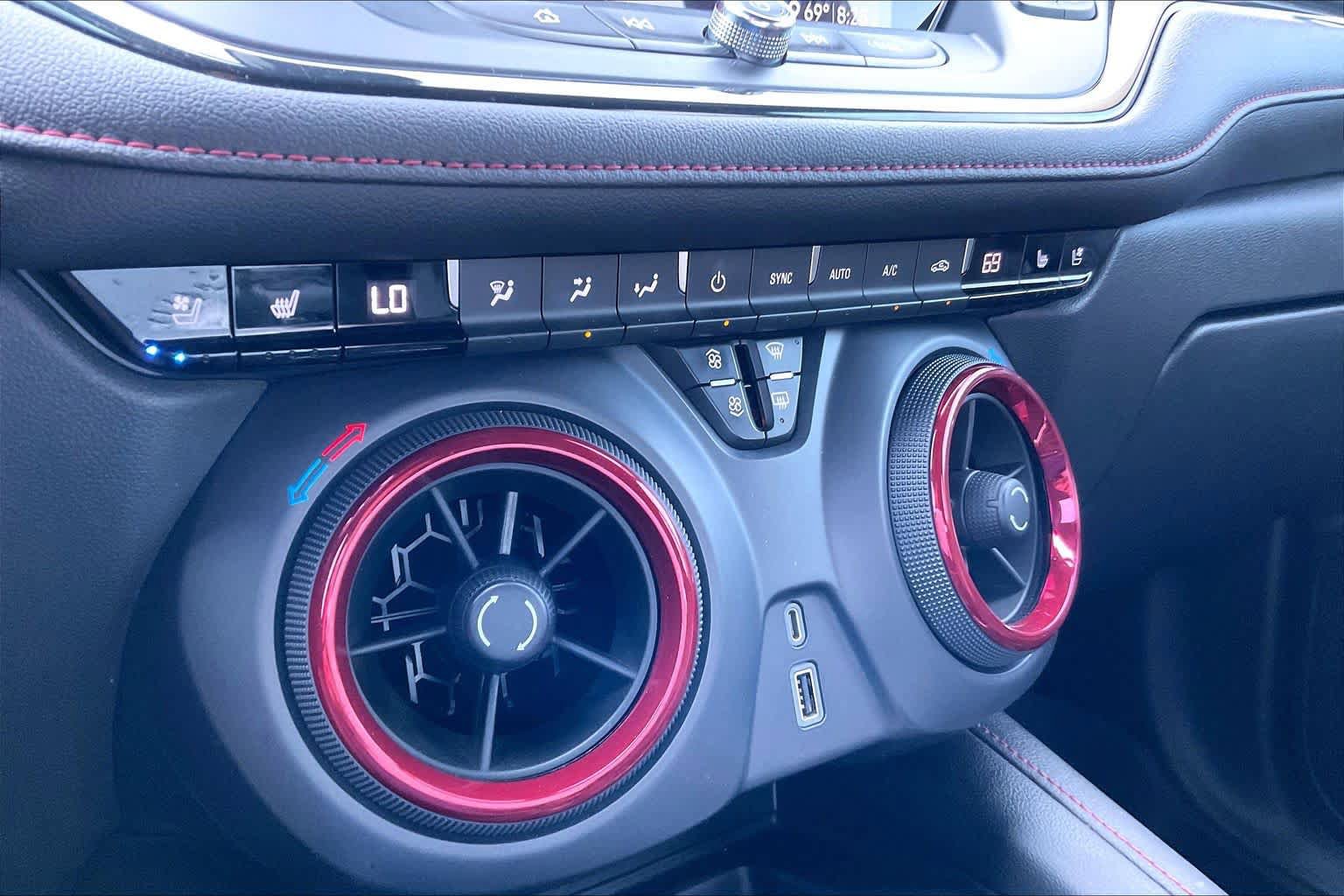Used 2020 Chevrolet Blazer RS AWD/4WD image 32