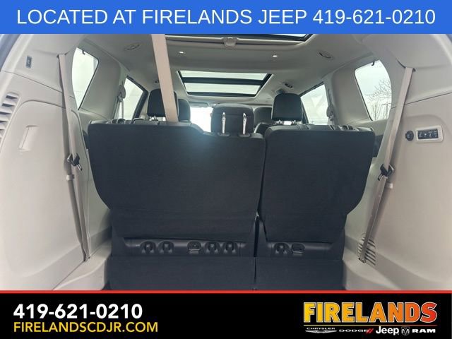 Used 2020 Chrysler Pacifica Limited image 12