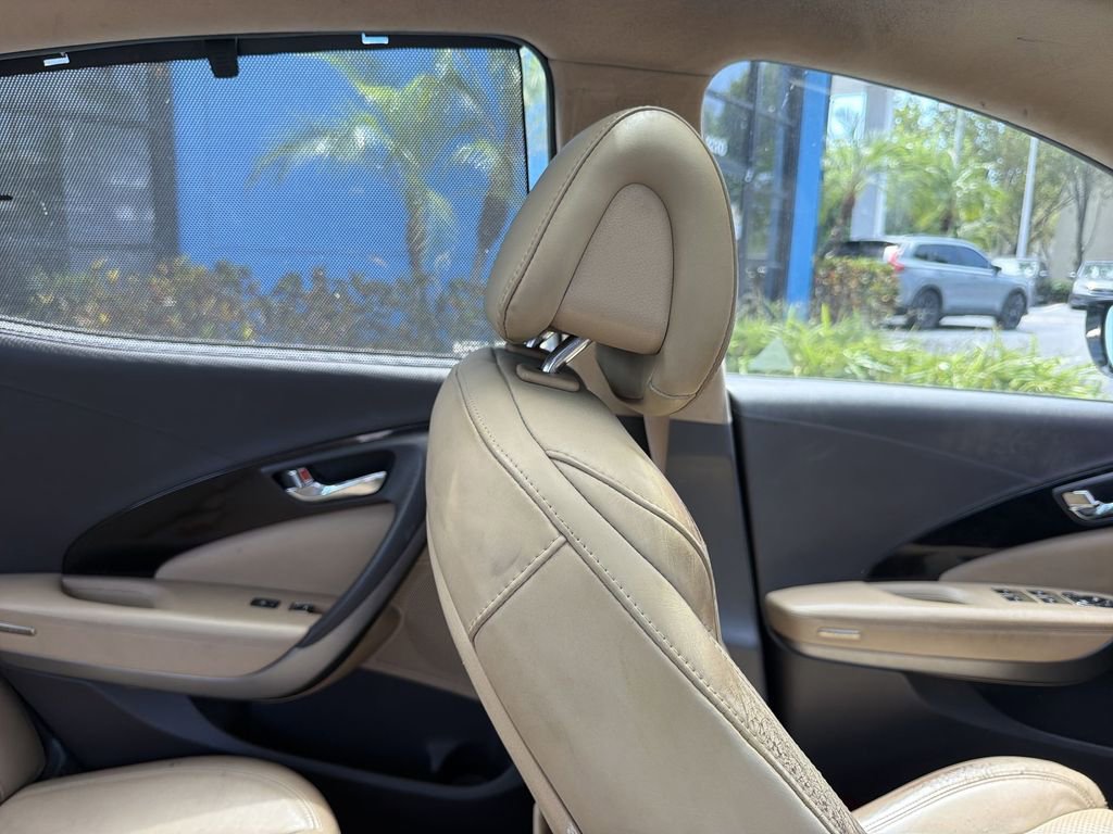 Used 2013 Hyundai Azera w/ Technology Pkg FWD image 16