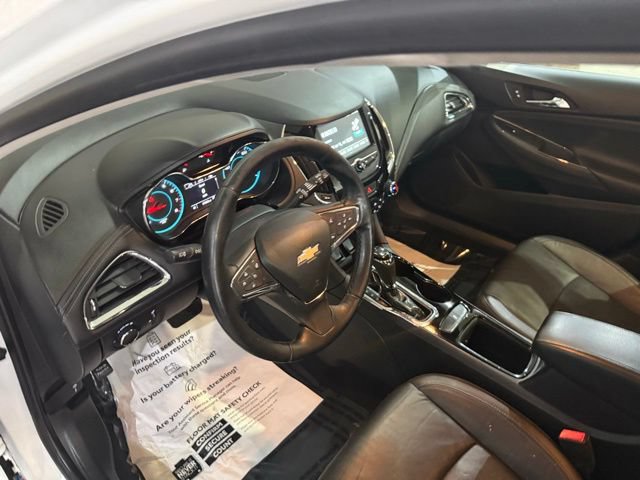 Used 2018 Chevrolet Cruze Premier FWD image 12