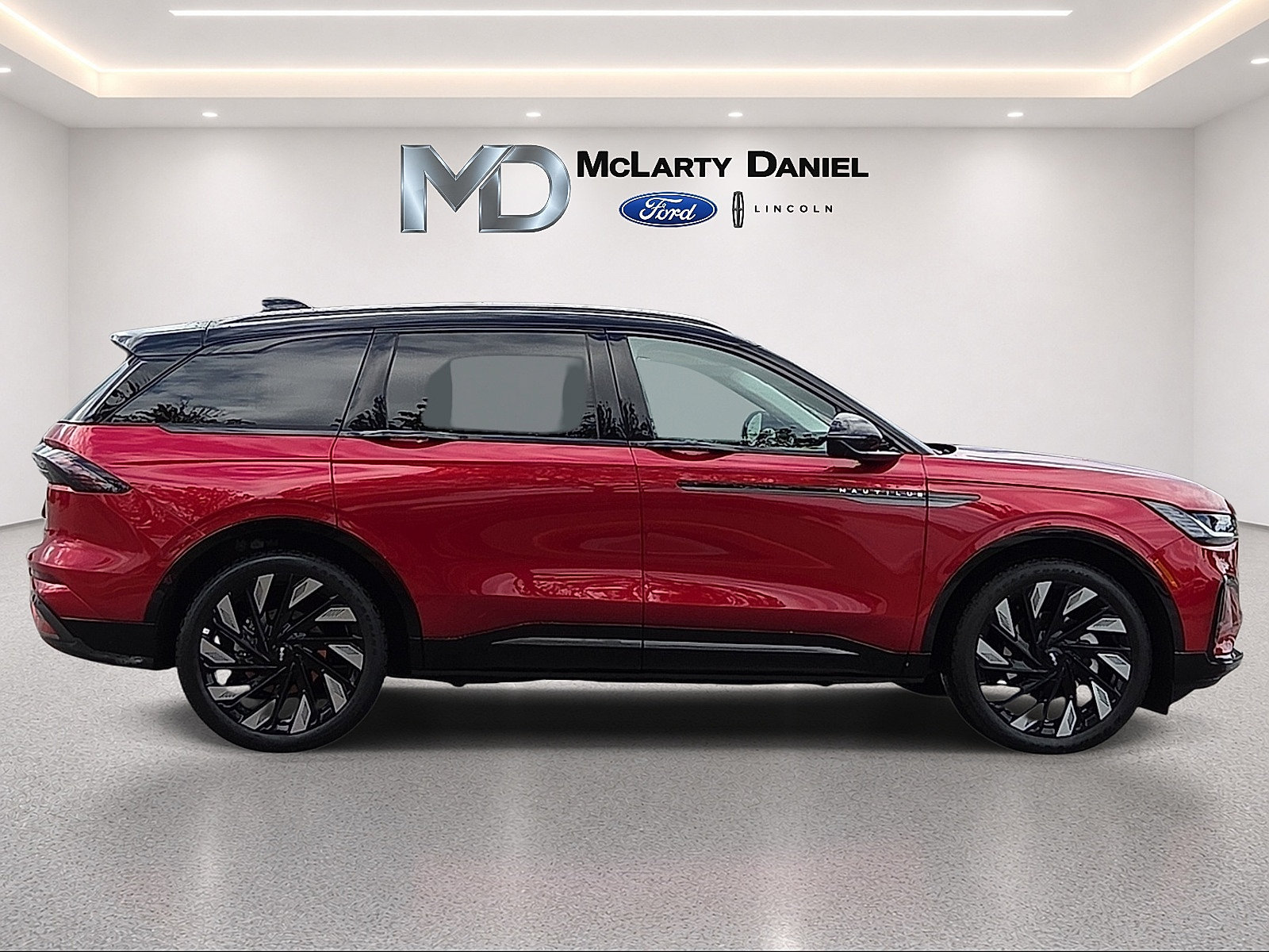 Used 2026 Lincoln Nautilus Reserve AWD/4WD image 6