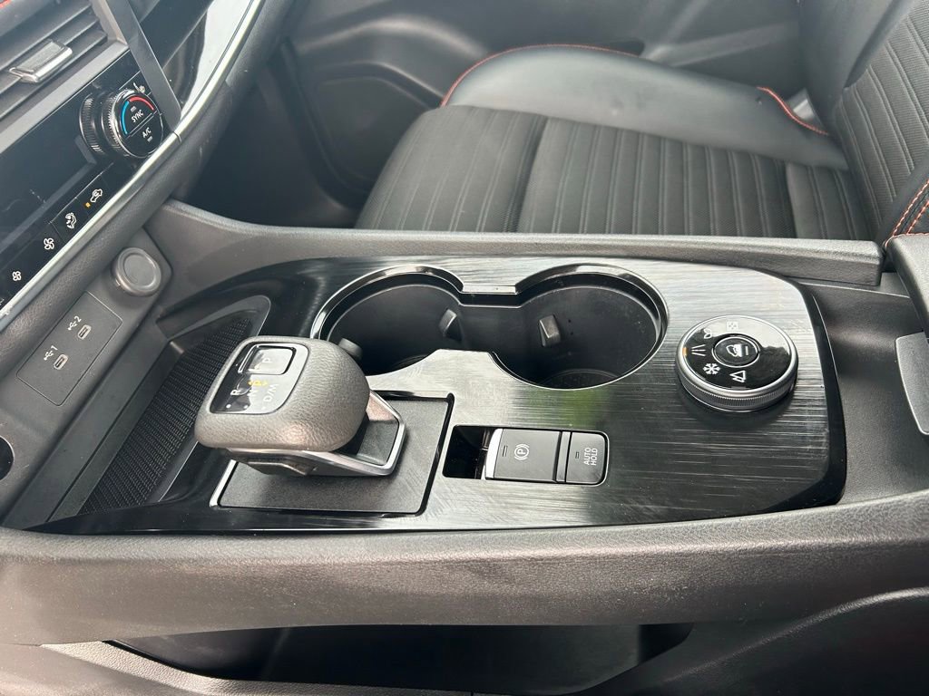 Used 2025 Nissan Rogue SV image 19