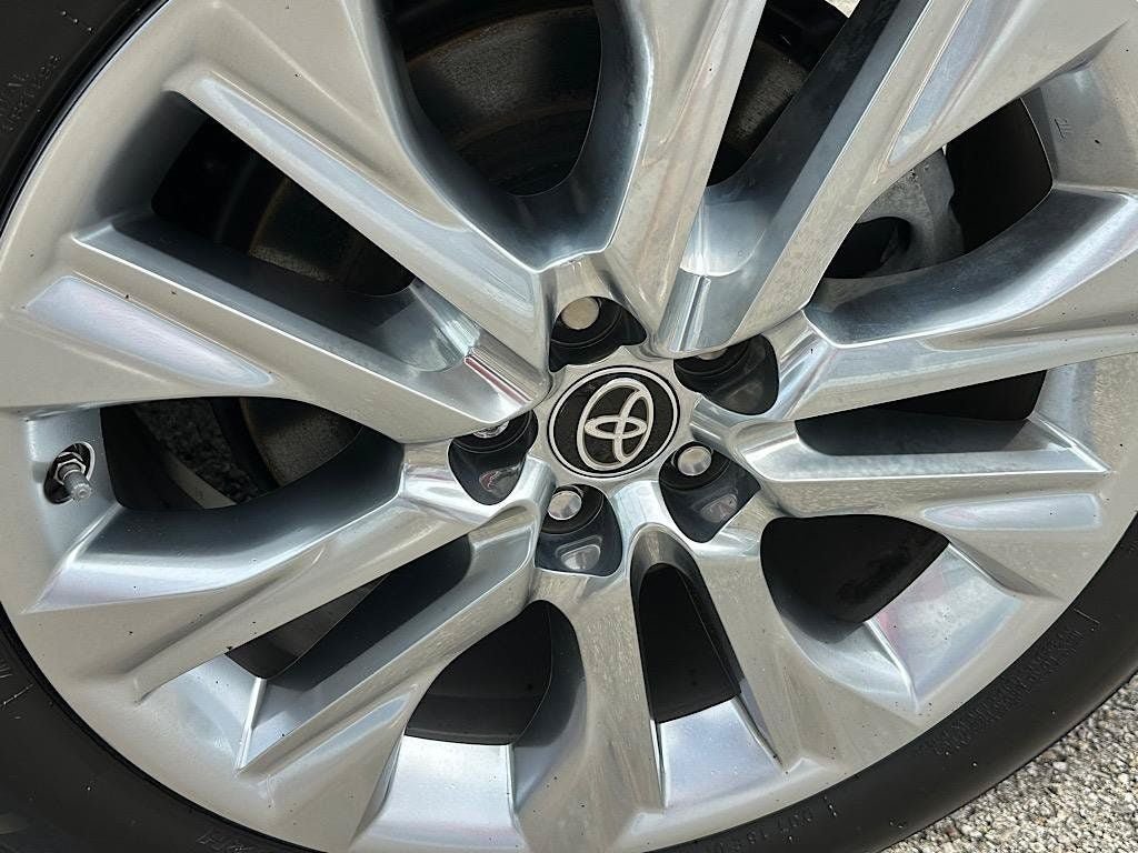 Certified 2023 Toyota Highlander Limited FWD image 31