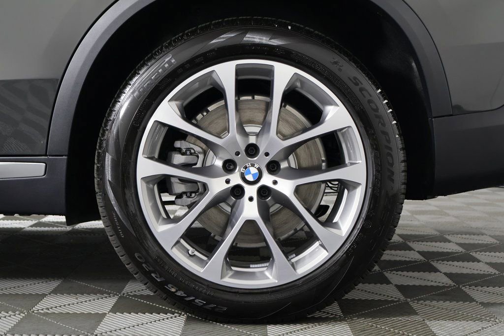 New 2026 BMW X5 xDrive50e w/ Climate Comfort Package image 10