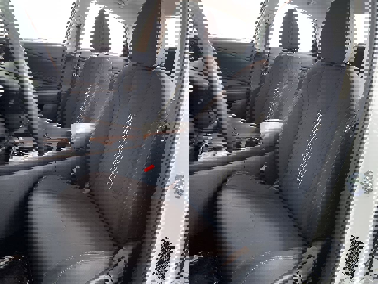 Used 2023 Hyundai Elantra SEL w/ Convenience Package image 12