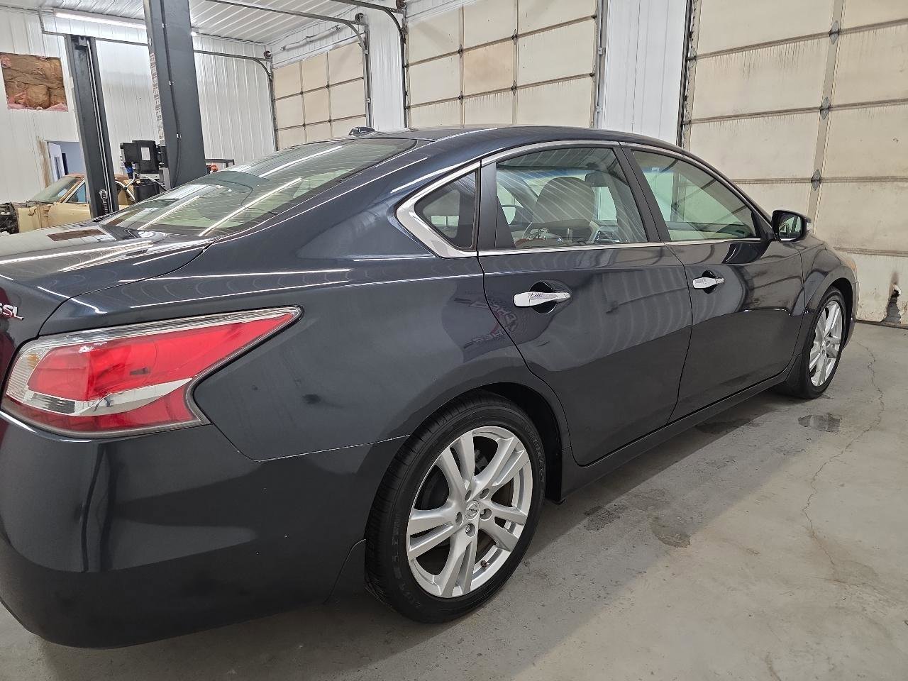 Used 2015 Nissan Altima 3.5 SL image 15
