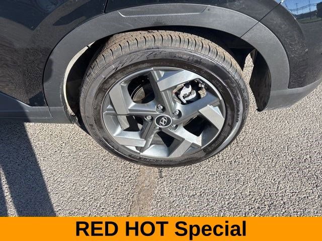 Used 2024 Hyundai Venue SEL image 44