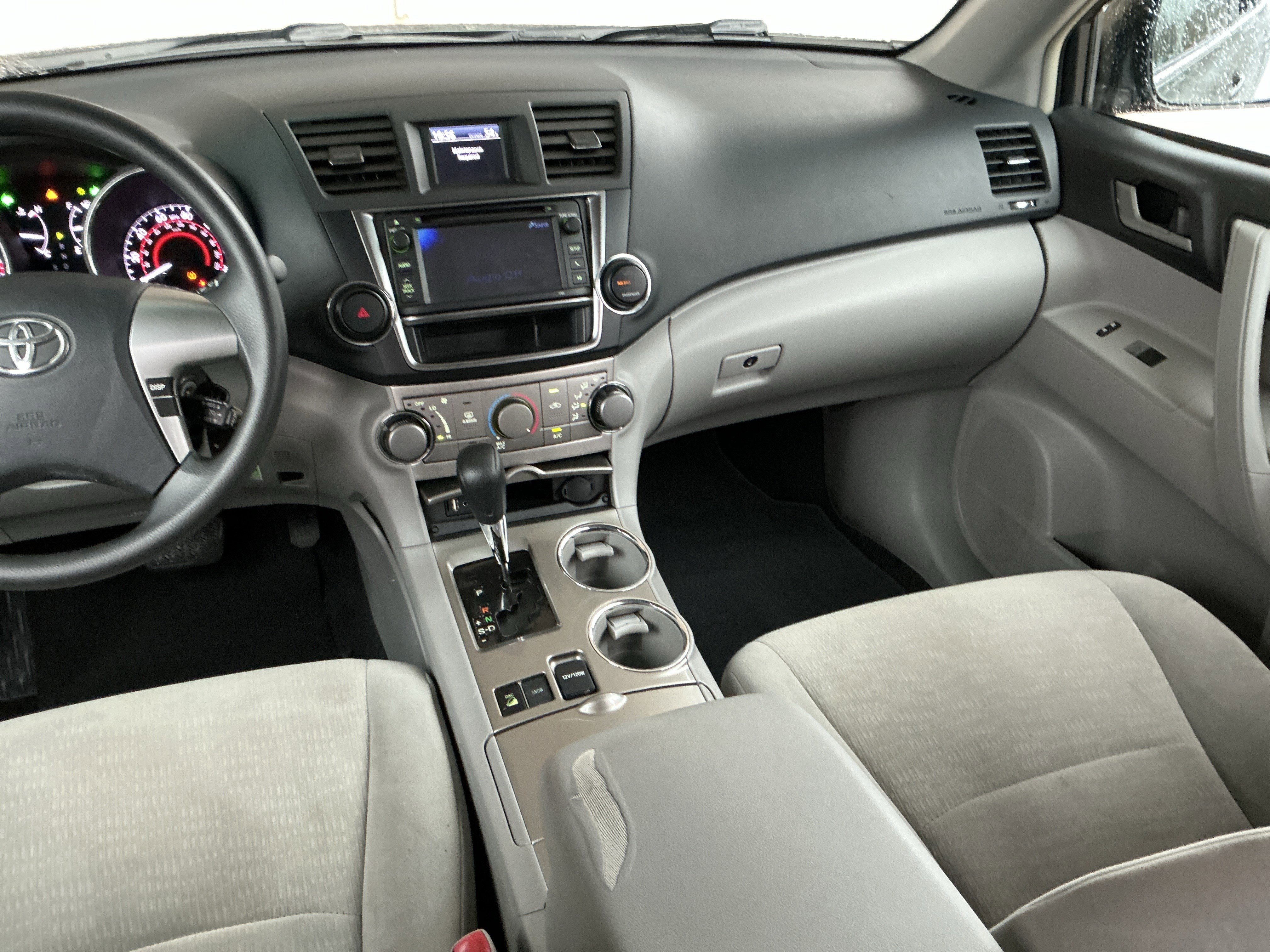 Used 2013 Toyota Highlander Plus image 16